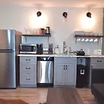 Private English Basement In Capitol Hill